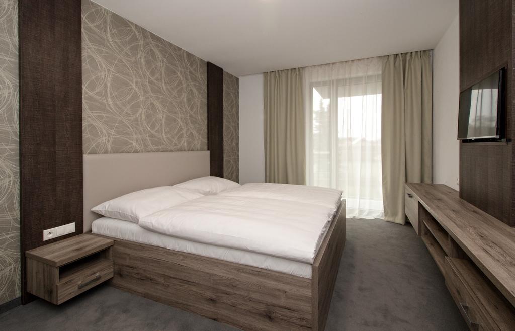 Guest House Frizzante Turčianske Teplice Værelse billede