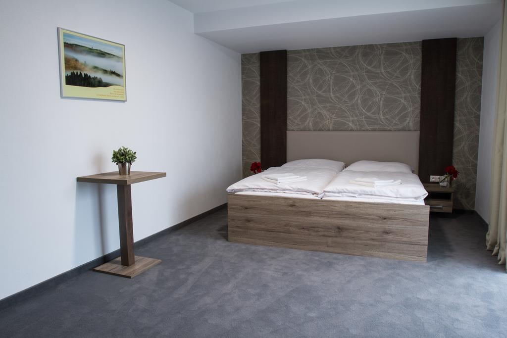 Guest House Frizzante Turčianske Teplice Værelse billede